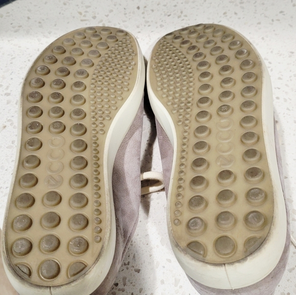 Ecco Women's Taupe Sneakers with Cream Laces | Size 7 - Picture 5 of 5